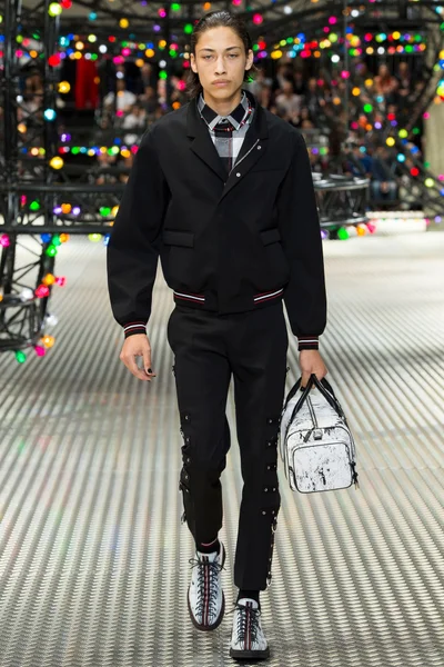Look 9